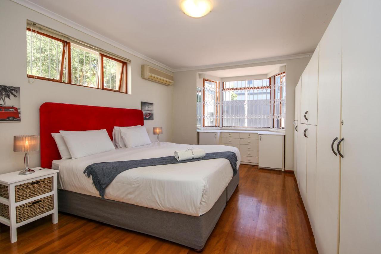 קייפטאון Holiday Home In Sea Point, Fresnaye מראה חיצוני תמונה